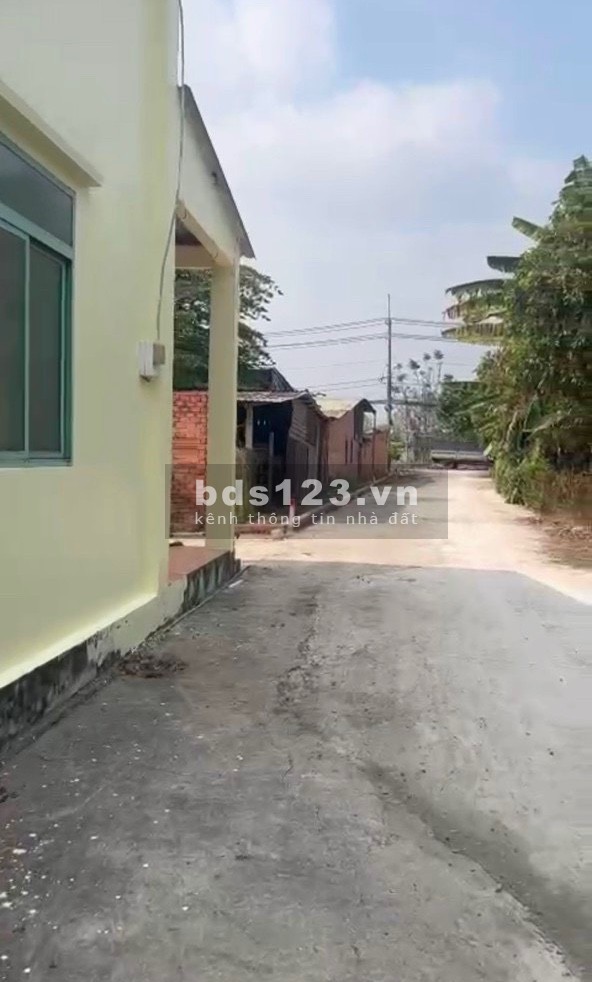 Bán lô đất tặng nhà C4 10x28m full thổ 1 sẹc Nguyễn Văn Khạ, Tân An Hội Củ Chi giá chỉ hơn 2 tỷ