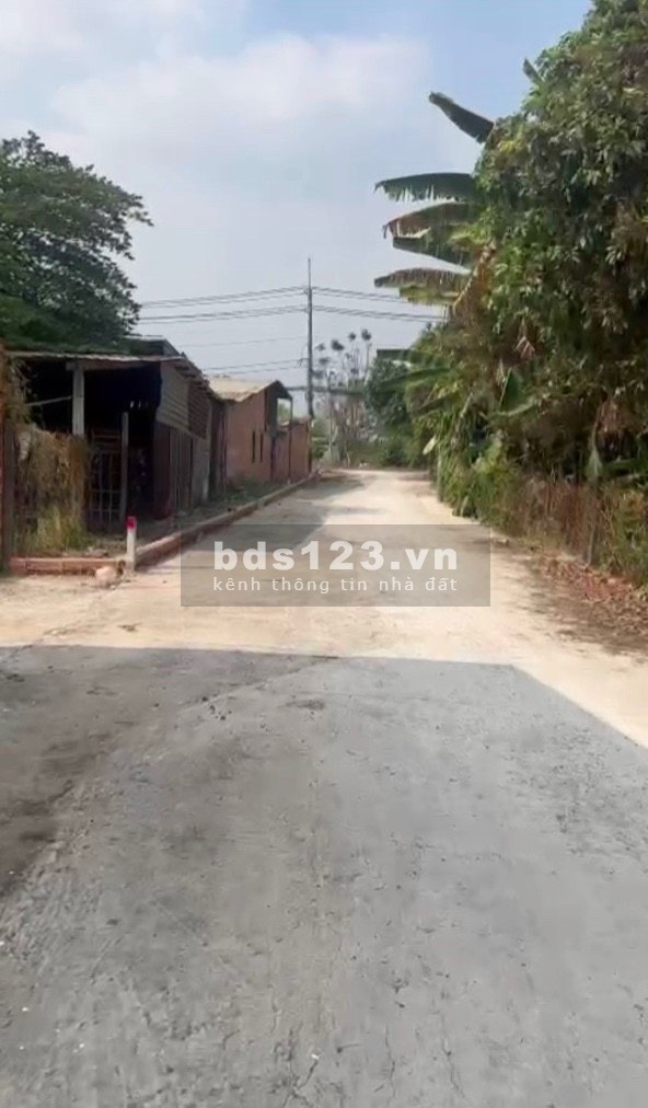Bán lô đất tặng nhà C4 10x28m full thổ 1 sẹc Nguyễn Văn Khạ, Tân An Hội Củ Chi giá chỉ hơn 2 tỷ