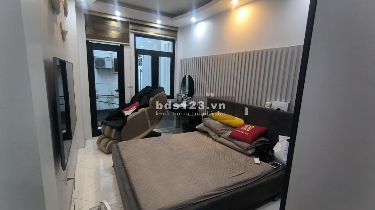 Bán nhà đẹp dân xây ngã tư Sở, 20m ra đường Láng, 36m² x 5 tầng, chỉ 5 tỷ !!!