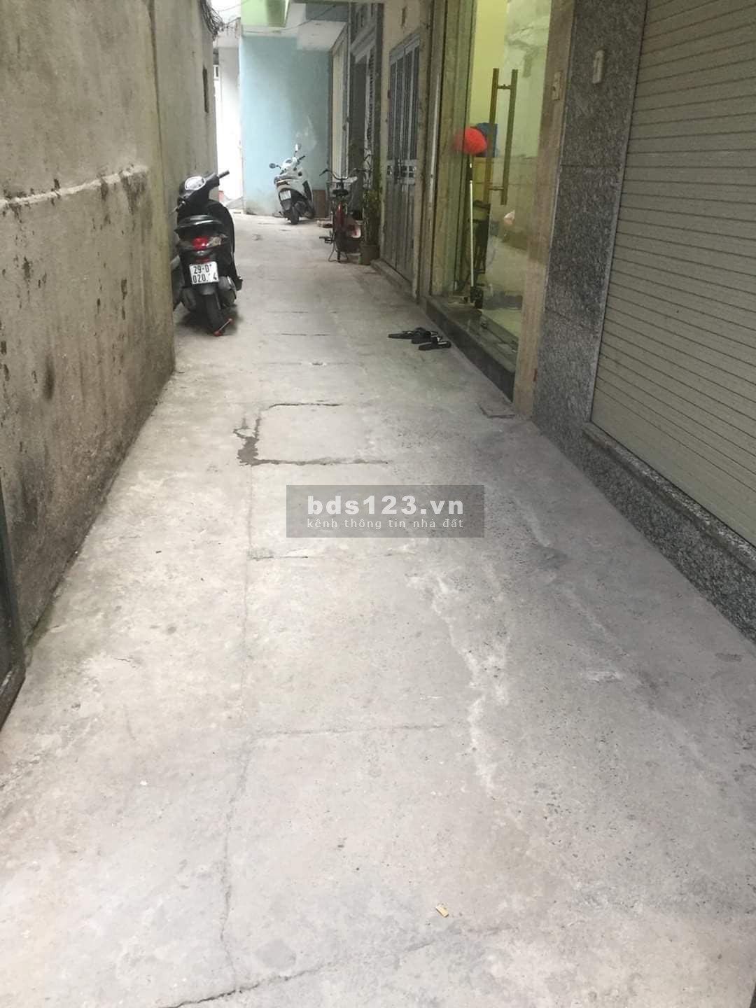 Chỉ hơn 4 tỷ - 30M ra đường Láng - 4 tâng - 35M - Trung tâm ngã tư Sở