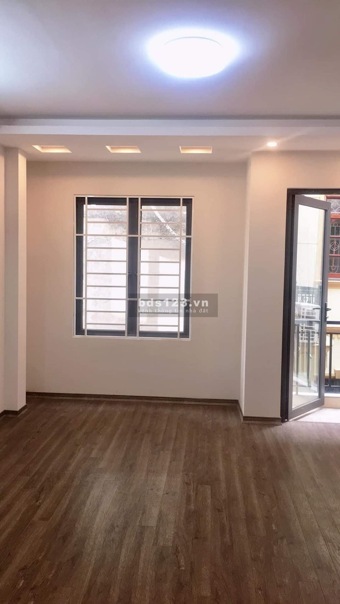Chỉ hơn 4 tỷ - 30M ra đường Láng - 4 tâng - 35M - Trung tâm ngã tư Sở