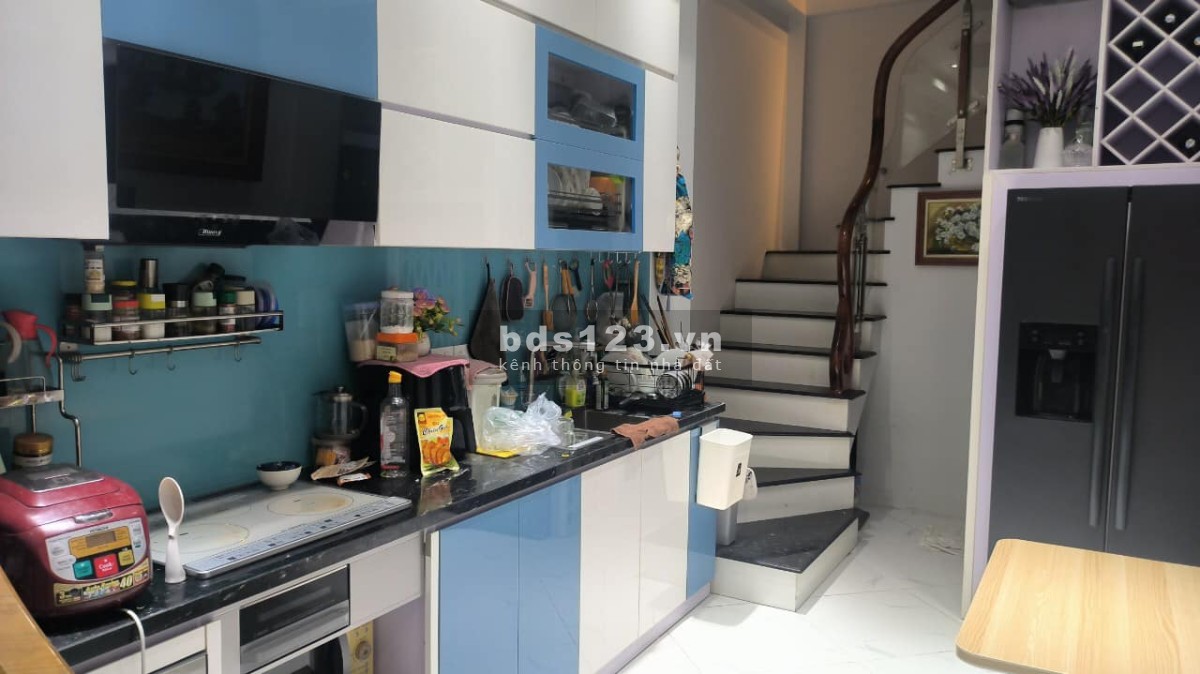Bán nhà đẹp dân xây ngã tư Sở, 20m ra đường Láng, 36m² x 5 tầng, chỉ 5 tỷ !!!