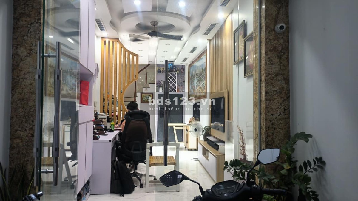 Bán nhà đẹp dân xây ngã tư Sở, 20m ra đường Láng, 36m² x 5 tầng, chỉ 5 tỷ !!!