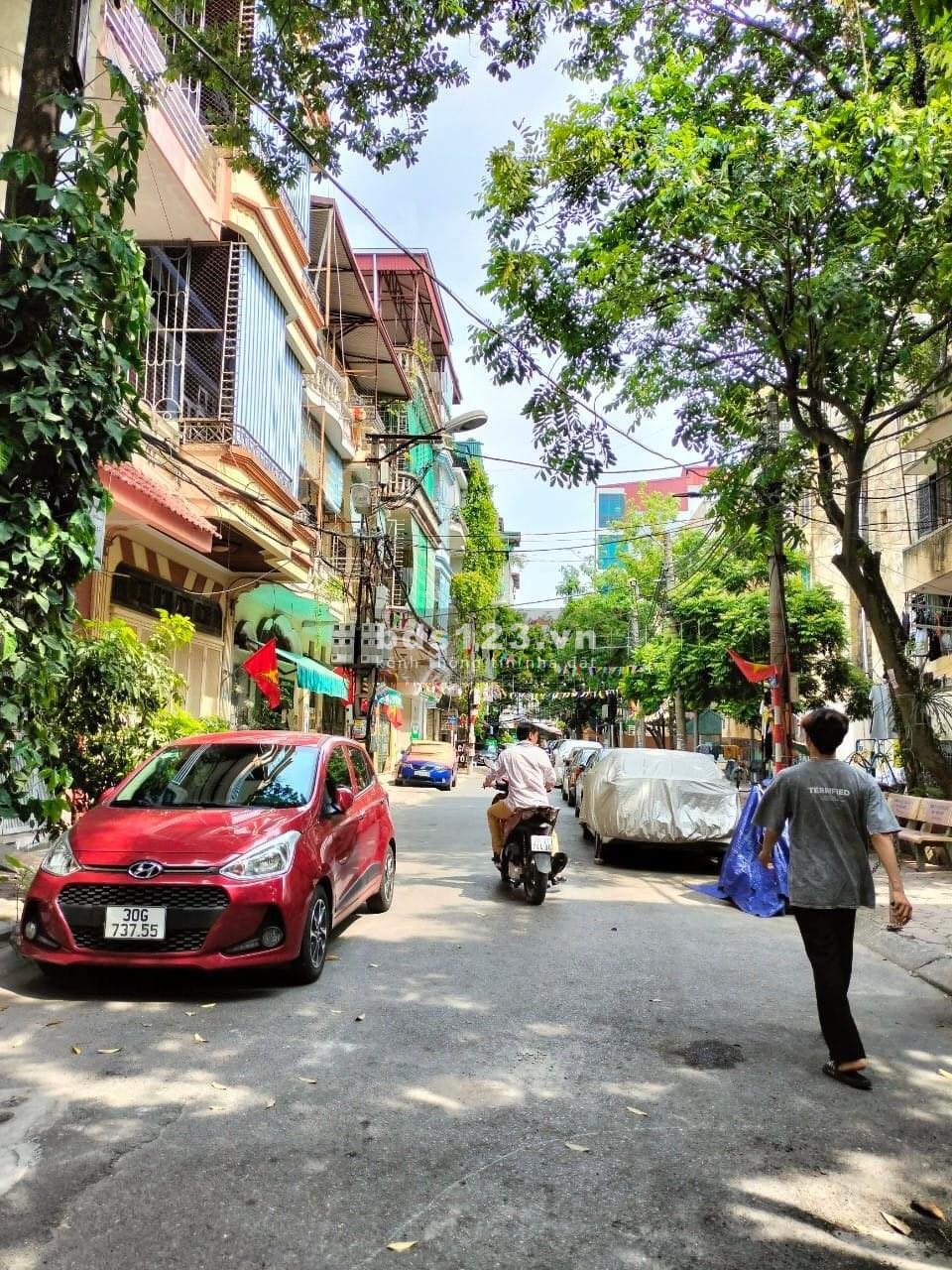Bán nhà ngõ 79 Trần Cung, nhà mới xây 7 tầng thang máy, giá 7.5 tỷ