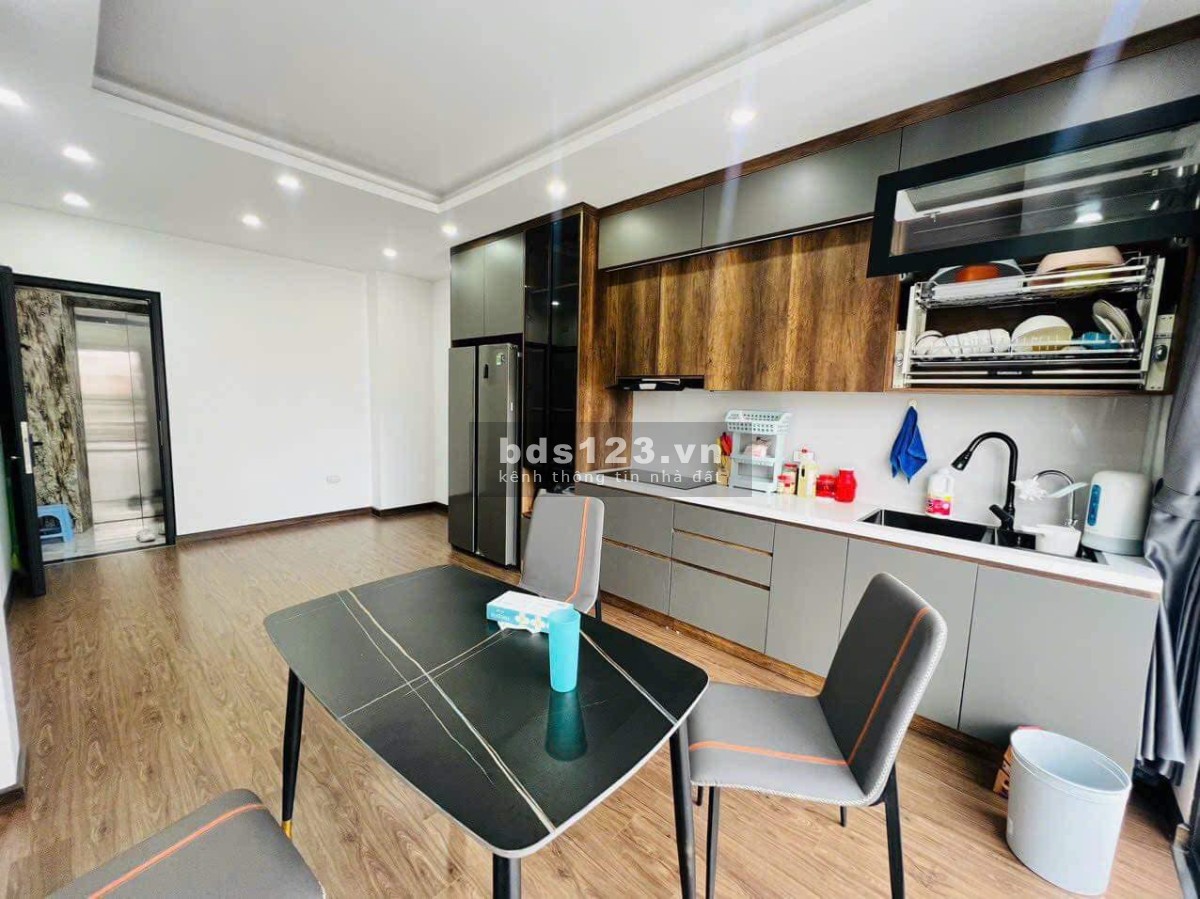 Bán nhà Cầu Giấy 45m2 xây 7 tầng thang máy ô tô vào nhà đẹp giá cả thương lượng cực sâu