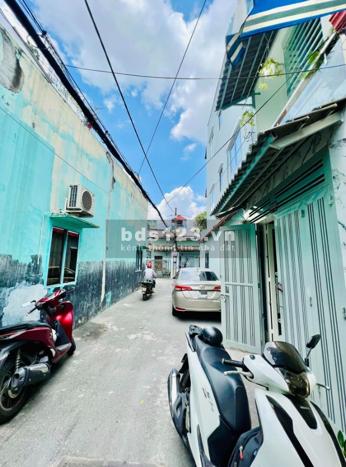 Bán nhà mới, hẻm xe hơi, 2 tầng, 2PN, nhỉnh giá 3 tỷ
