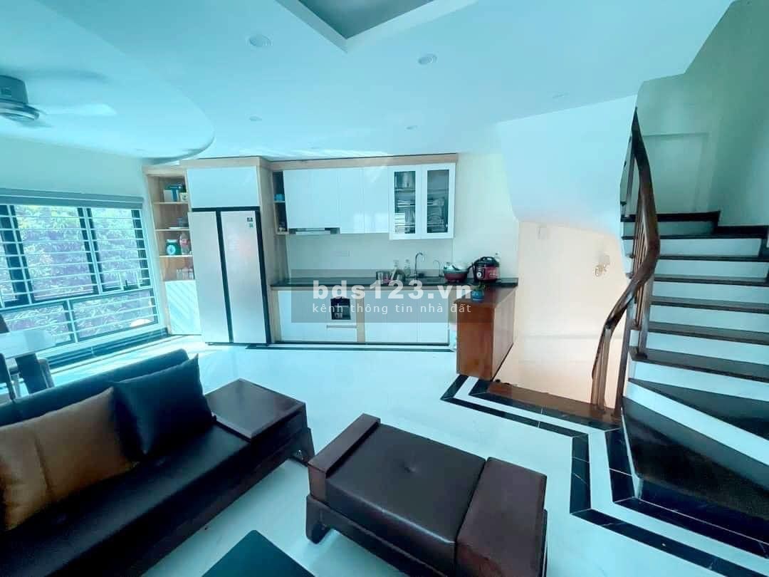 Chủ bán gấp hạ chào 350 triệu, giá mới 5.95 tỷ nhà đẹp ở luôn vị trí lô góc 2 mặt thoáng, ôtô đổ cửa