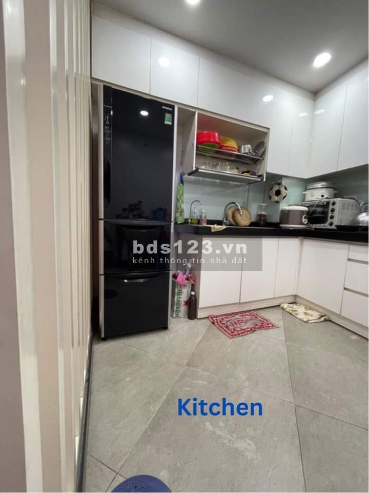 Cho thuê nhà nguyên căn 4 phòng ngủ tại Quận 3 đường CMT8, nhà đẹp đầy đủ nội thất