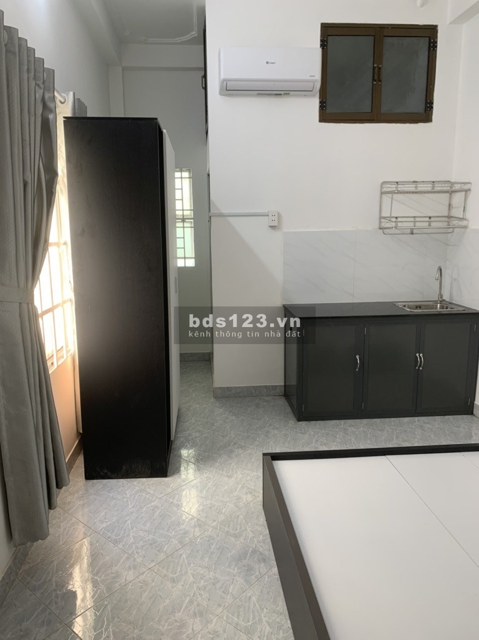 Cho thuê căn hộ dịch vụ cửa sổ thoáng mát ngay tai 3/2, p12, q10