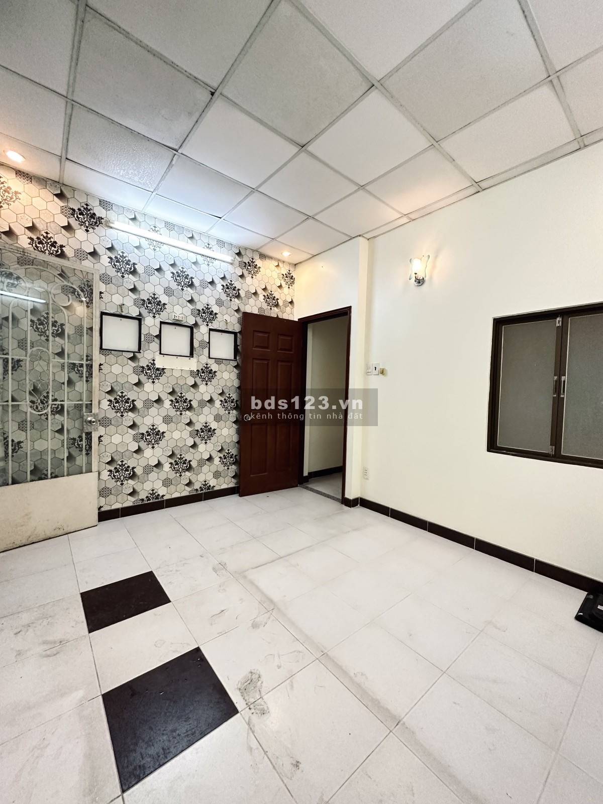 Bán nhà HXT Nguyễn Xí, Bình Thạnh, 60m2 2 tầng BTCT, ô tô ngủ trong nhà.