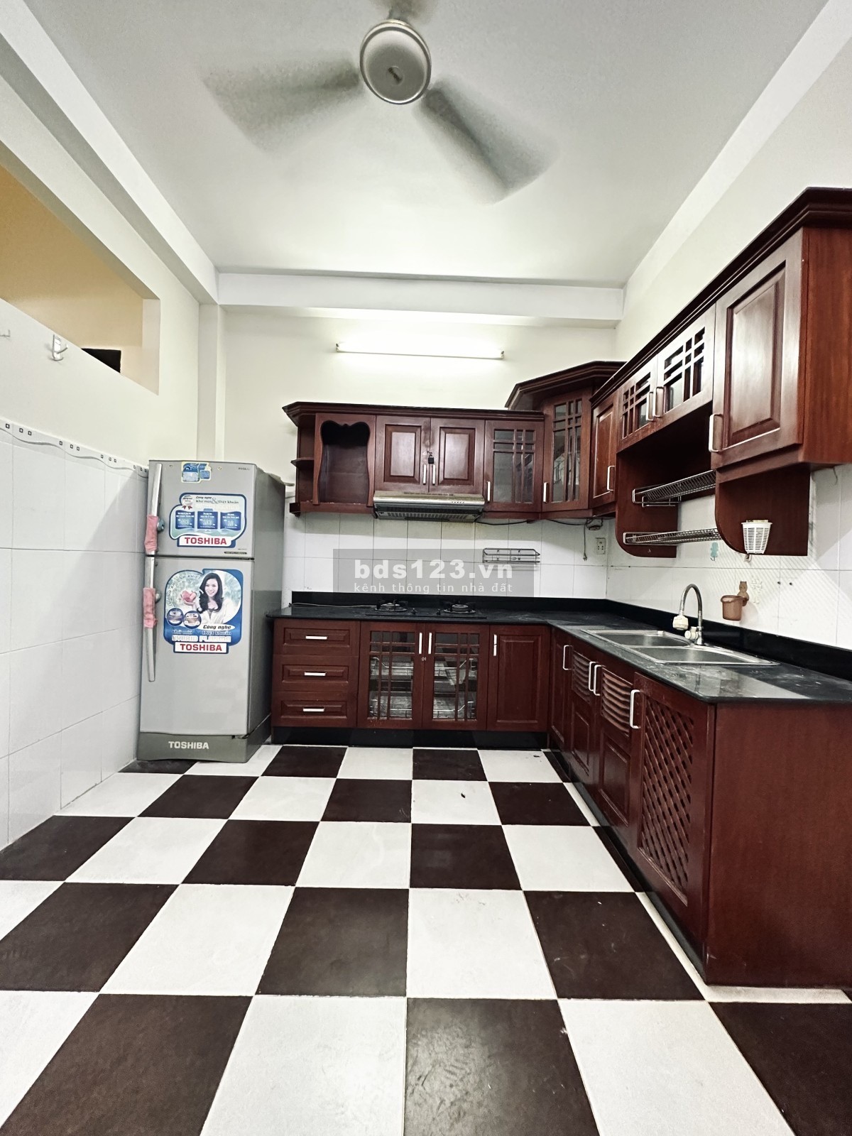 Bán nhà HXT Nguyễn Xí, Bình Thạnh, 60m2 2 tầng BTCT, ô tô ngủ trong nhà.