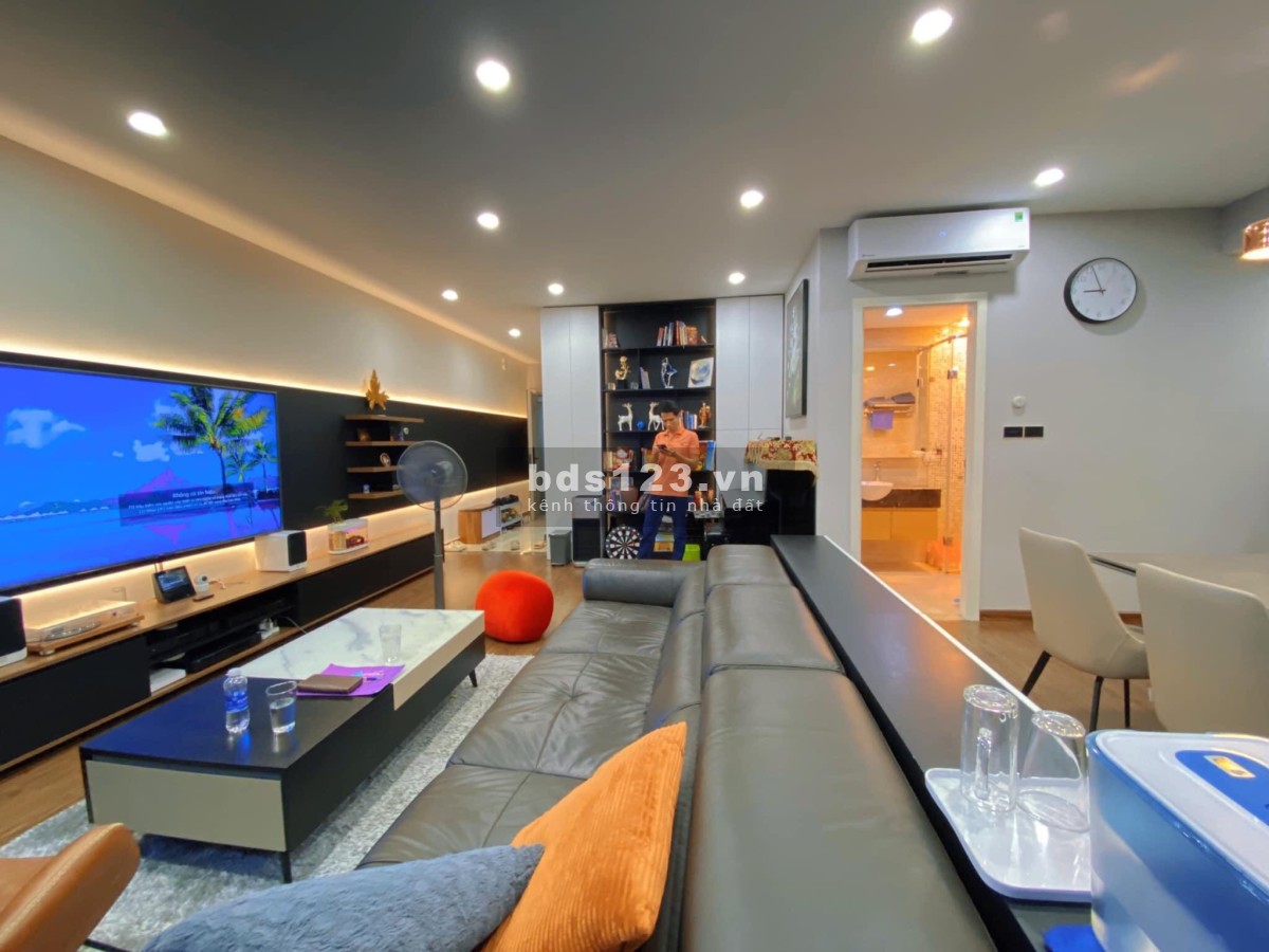Siêu hiếm! Chung cư Viện 103 Văn Quán 115m2 3PN nhà siêu đẹp full nội thất xịn, 2 ban công chỉ 3 tỷ