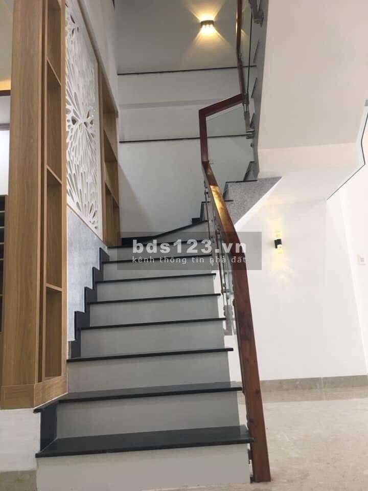 Bán nhà ngộp tại Biên Hòa giá 1,7 tỷ, SHR nằm gần đường Đồng Khởi đường xe hơi