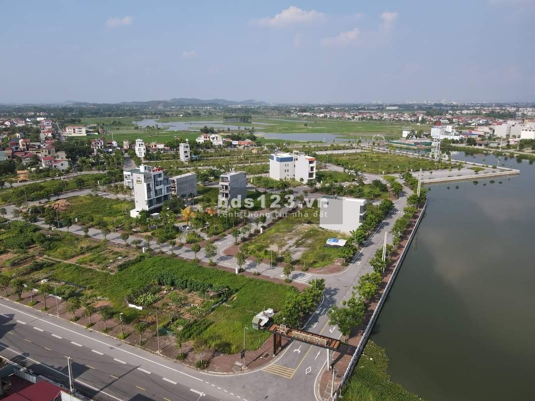 Cần bán lô đất, kinh doanh, mặt hồ, TNR Bích Động, Việt Yên, Bắc Giang, giá 3,5 tỷ