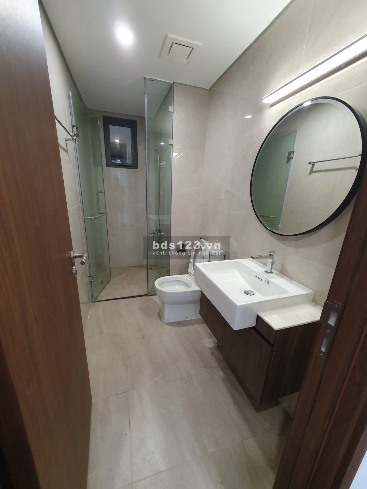 Cho thuê căn 2 phòng ngủ + 2WC . Miễn phí slot để ô tô tại Masteri Waterfront - Vinhomes Ocean Park