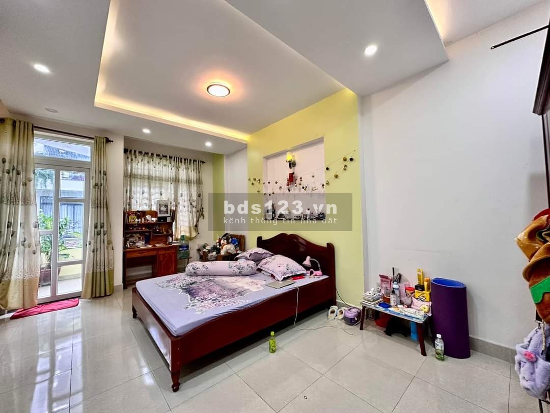 Bán nhà mặt tiền đường kinh doanh, 4 tầng 4X18M Phú Mỹ Hưng, quận 7, nhỉnh 10 tỷ