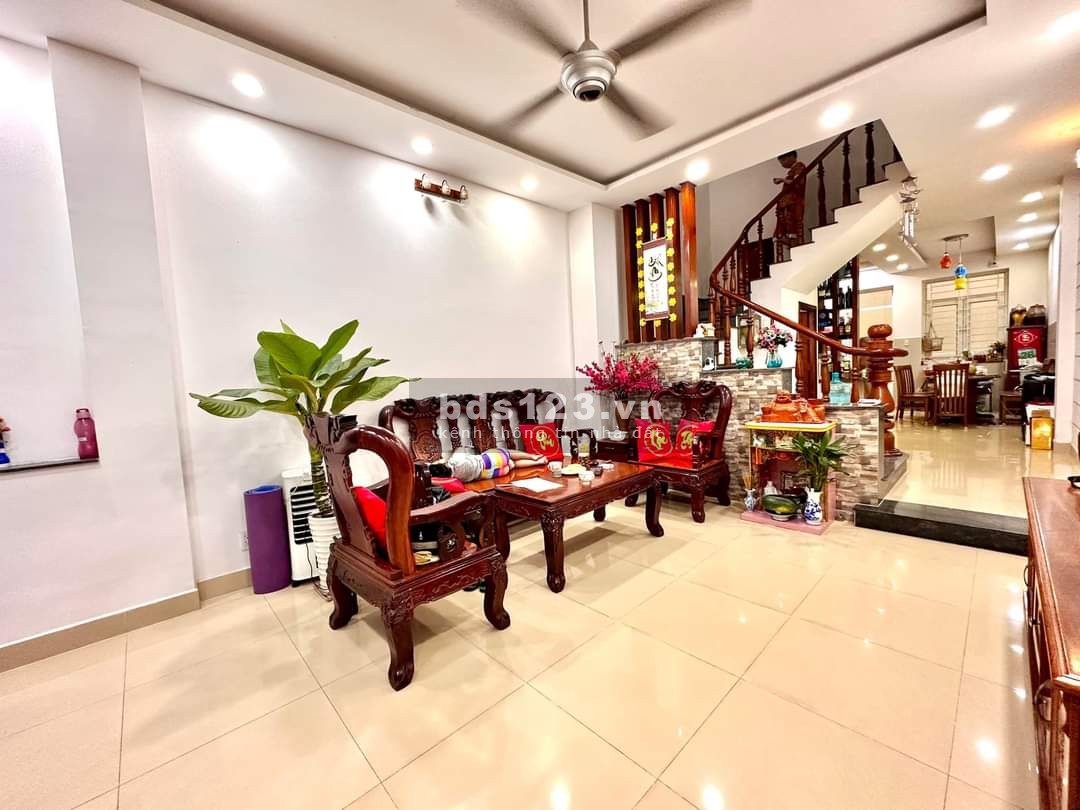 Bán nhà mặt tiền đường kinh doanh, 4 tầng 4X18M Phú Mỹ Hưng, quận 7, nhỉnh 10 tỷ