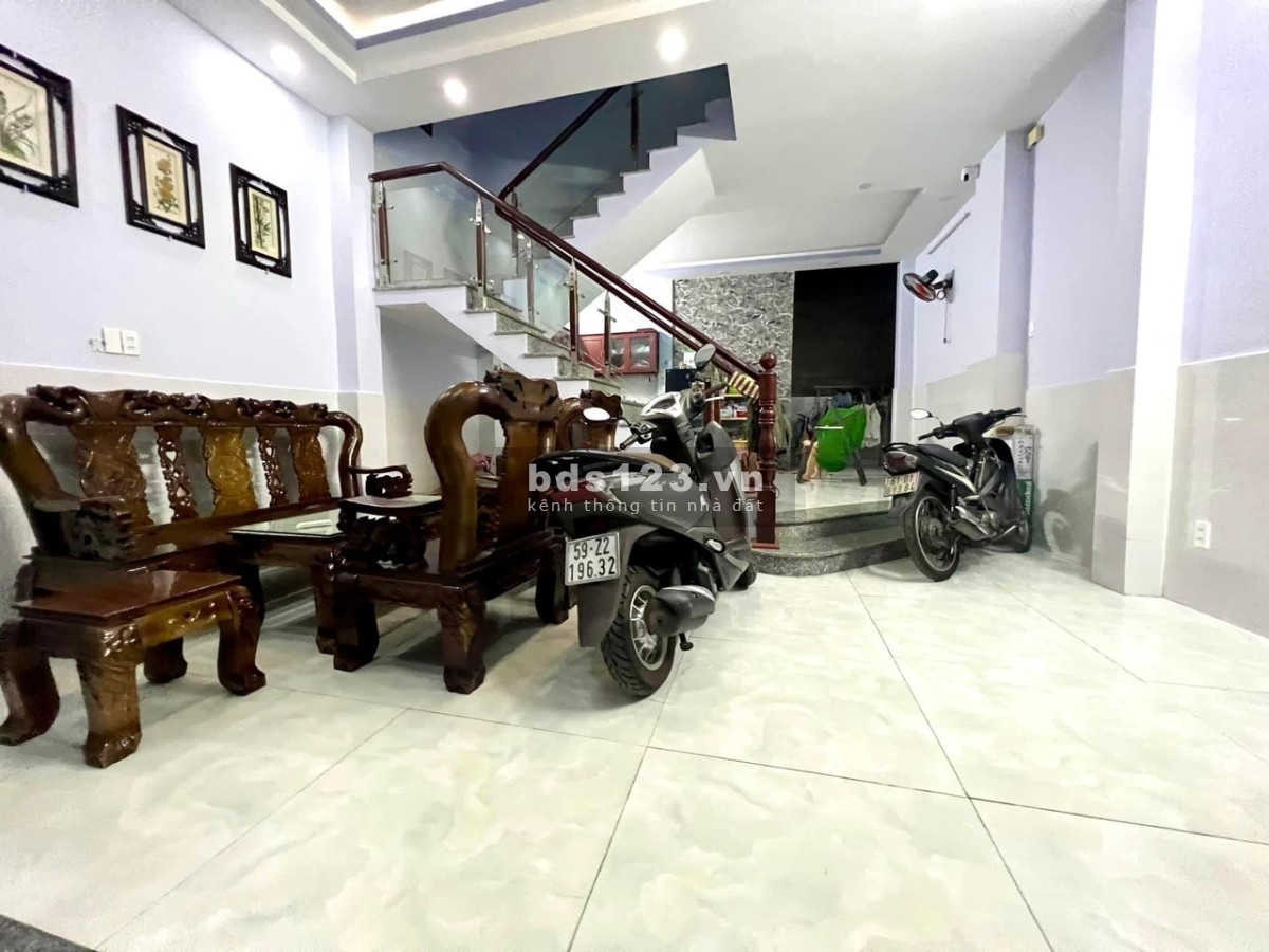 Bán nhà siêu hot - nhà đẹp - vị trí đỉnh - ngay chợ Cầu Quận 12 - 5,5x12