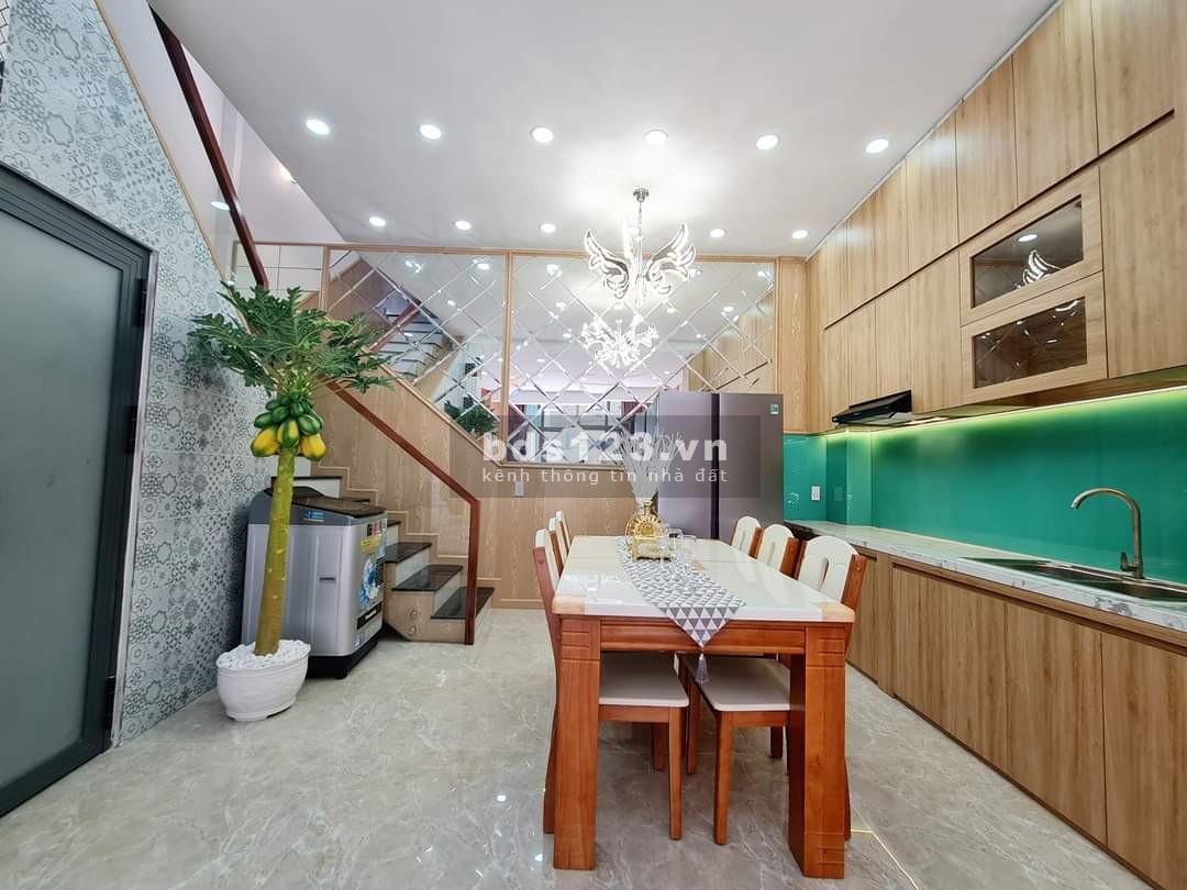 Nhà bán 5 tỷ 2, hẻm xe hơi đỗ cửa, cực đẹp, tặng hết nội thất, nhà mới ở ngay, Phan Huy Ích, Gò Vấp.