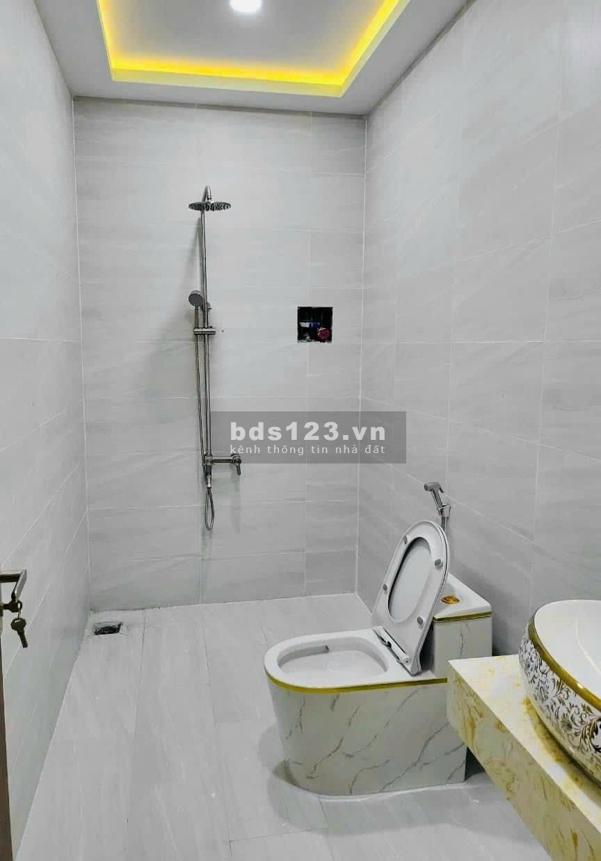 Cần bán nhà 2 mặt tiền ngay trung tâm thành phố Tân Uyên