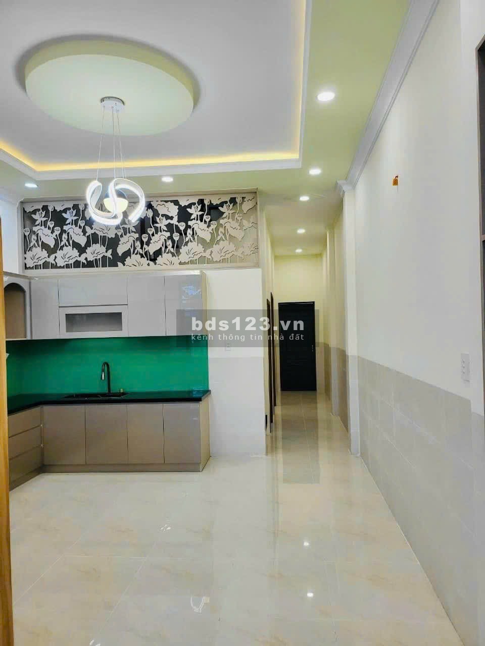 Cần bán nhà 2 mặt tiền ngay trung tâm thành phố Tân Uyên