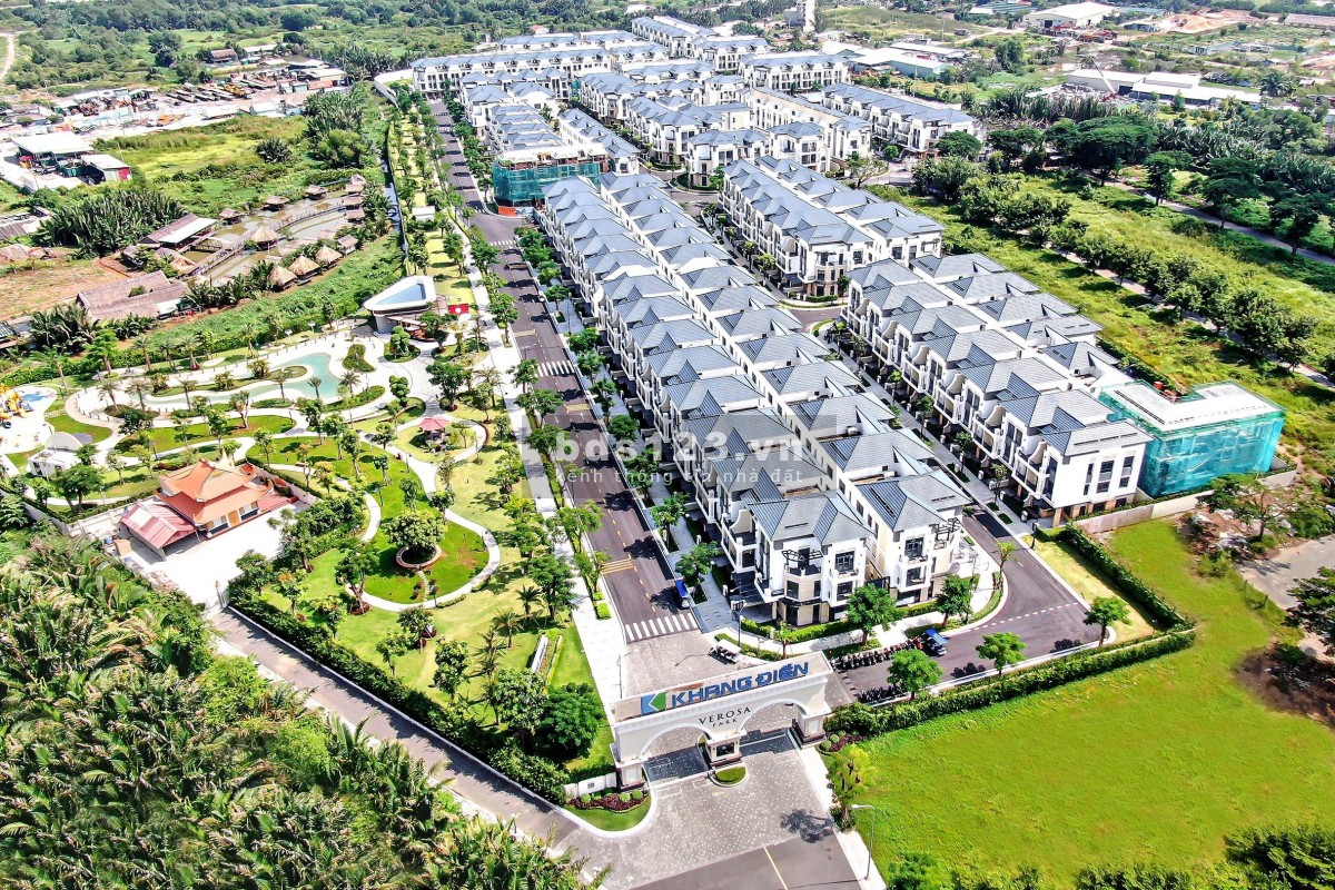 Chính chủ bán shophouse trục chính dự án Verosa Park đường 291 Liên Phường