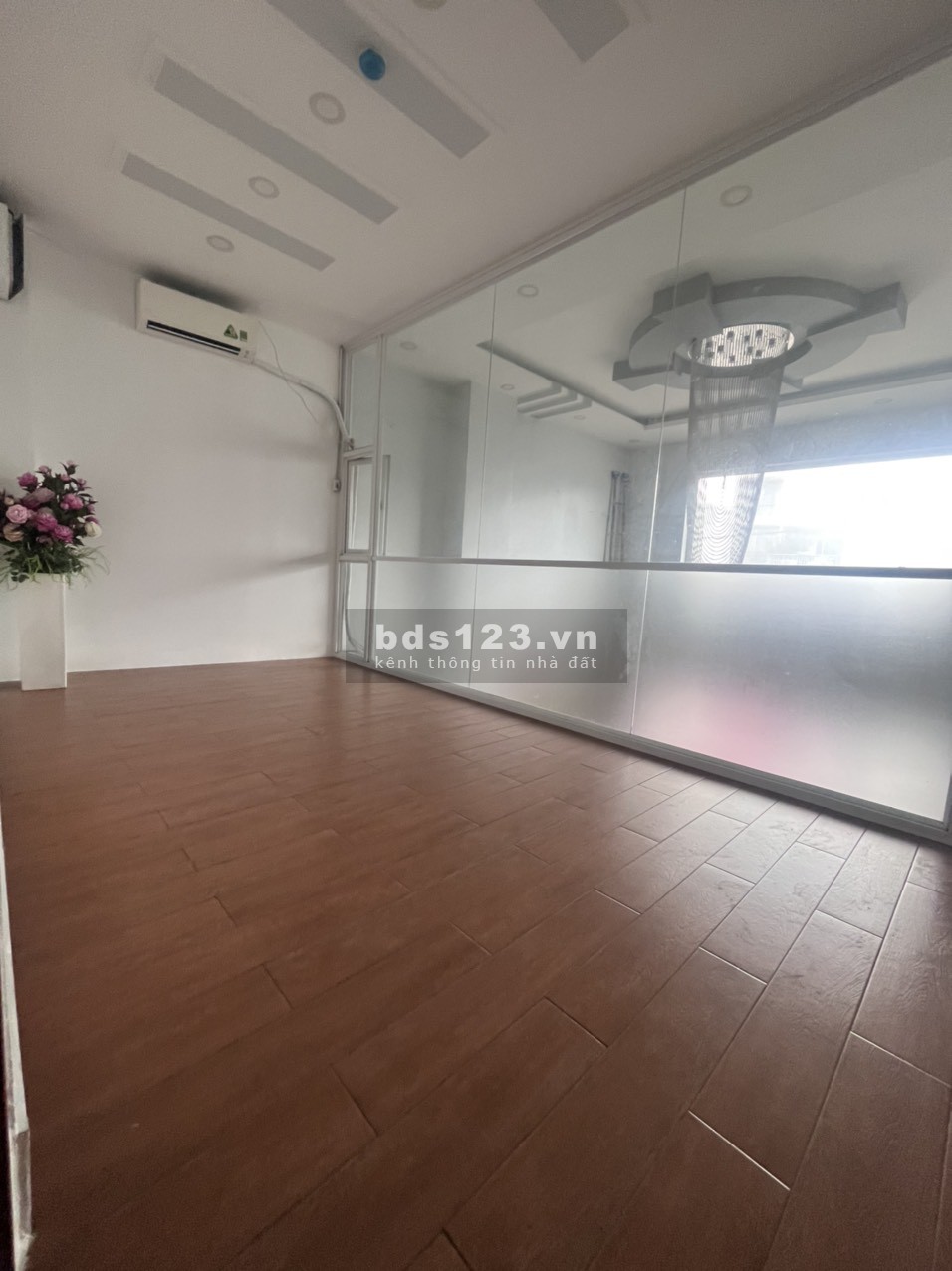 Phòng trống sẵn Huỳnh Tấn Phát, quận 7, Ở hoặc thuê văn phòng ,kho, nội thất máy lạnh, nệm, tủ lạnh