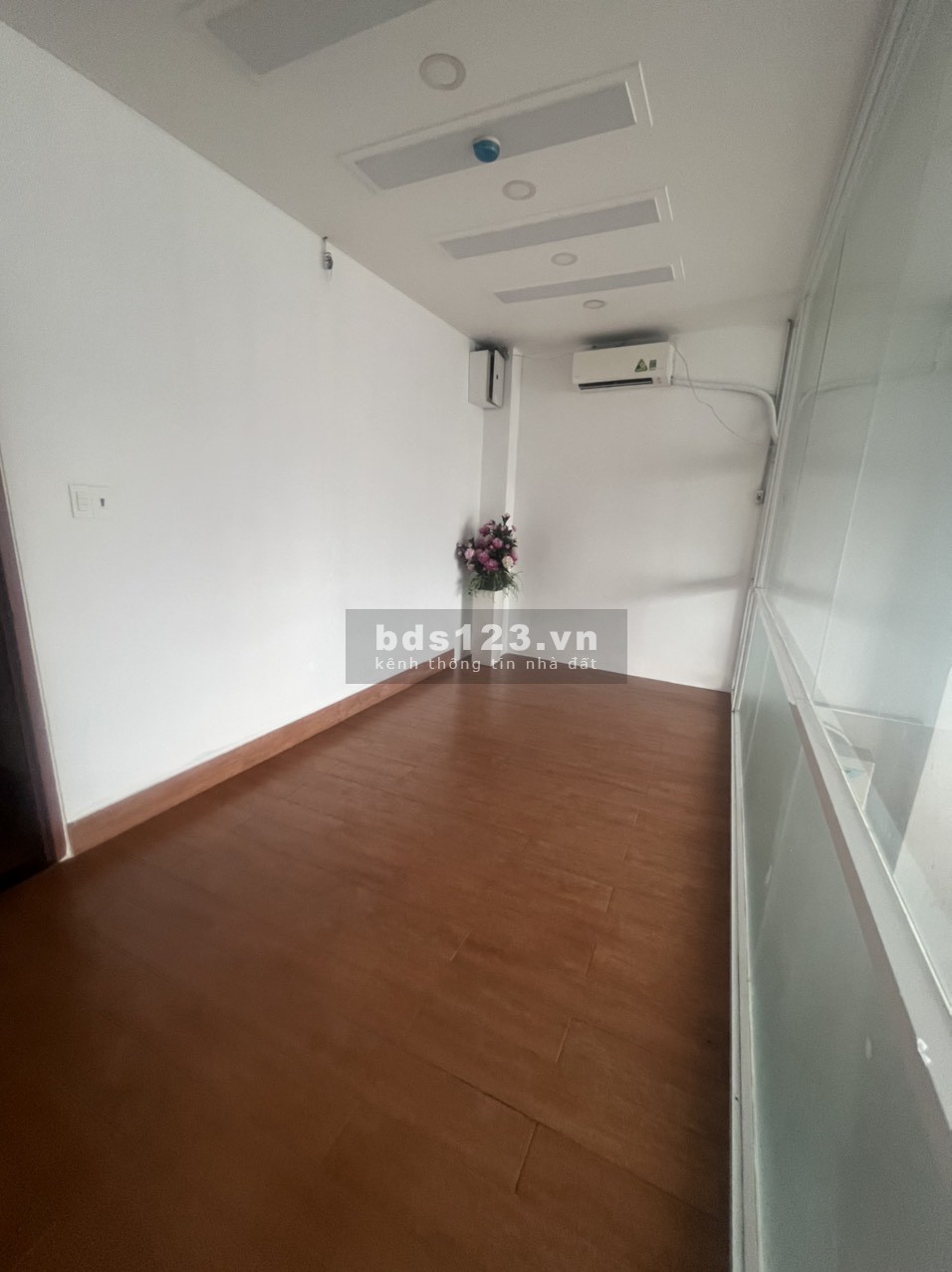 Phòng trống sẵn Huỳnh Tấn Phát, quận 7, Ở hoặc thuê văn phòng ,kho, nội thất máy lạnh, nệm, tủ lạnh