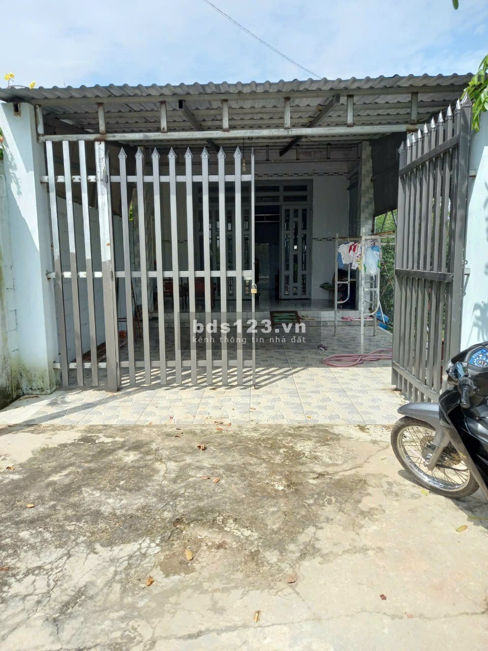 Nhà cấp 4 có 3 phòng ngủ, 150m2 Nguyễn Thị Lắng, Tân Phú Trung, CC, 690 triệu