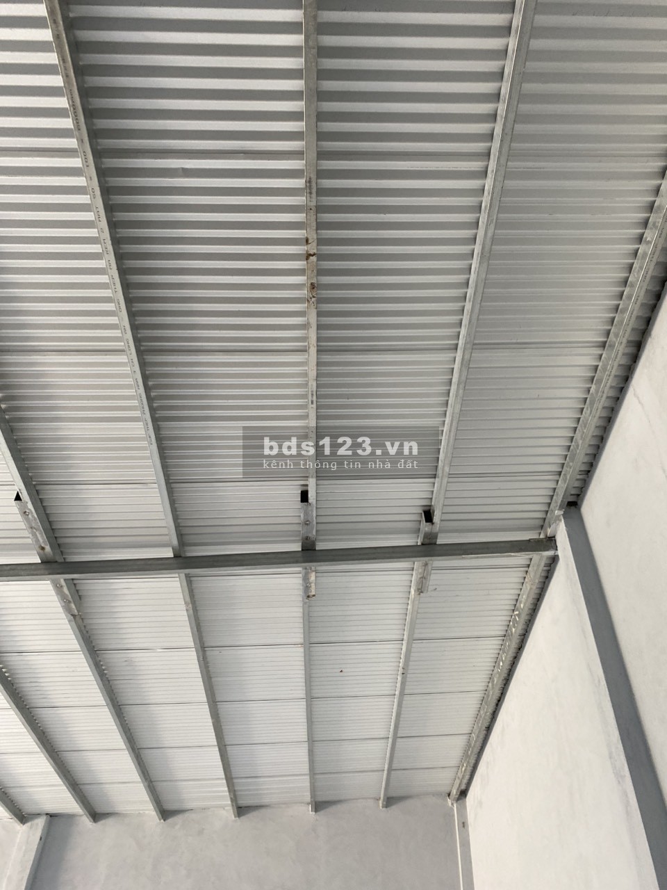 Xưởng gạch mới xây - giá tốt - đường 1B, Bình Chánh - hướng Nam