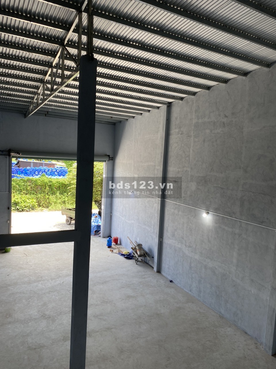 Xưởng gạch mới xây - giá tốt - đường 1B, Bình Chánh - hướng Nam