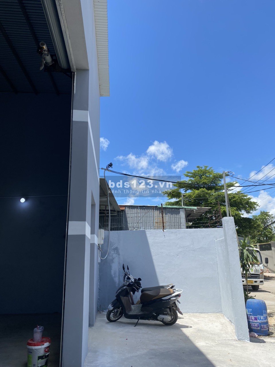 Xưởng gạch mới xây - giá tốt - đường 1B, Bình Chánh - hướng Nam