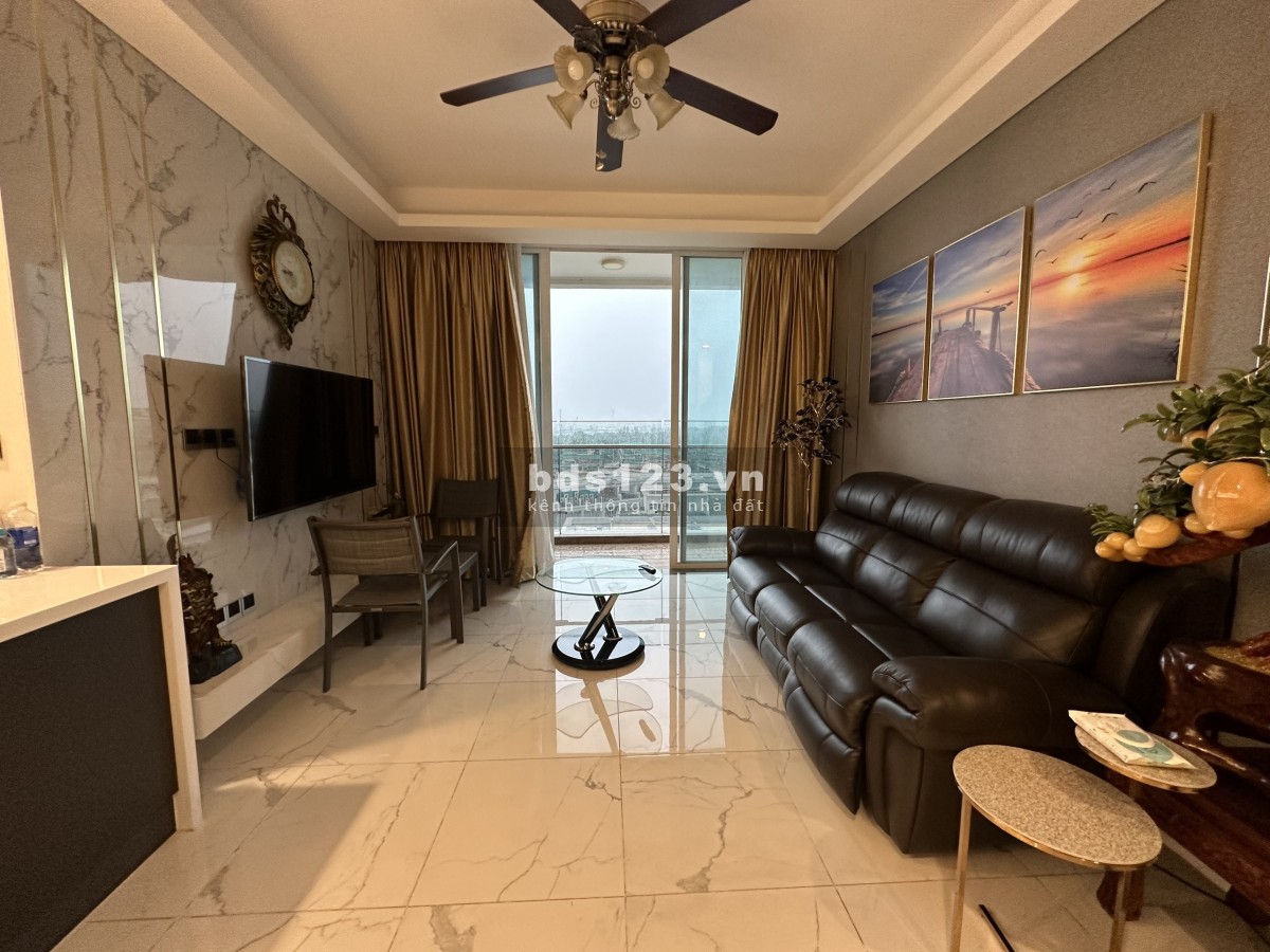 Cho thuê căn hộ Sarina 3PN view sông giá 2000$ net tháng