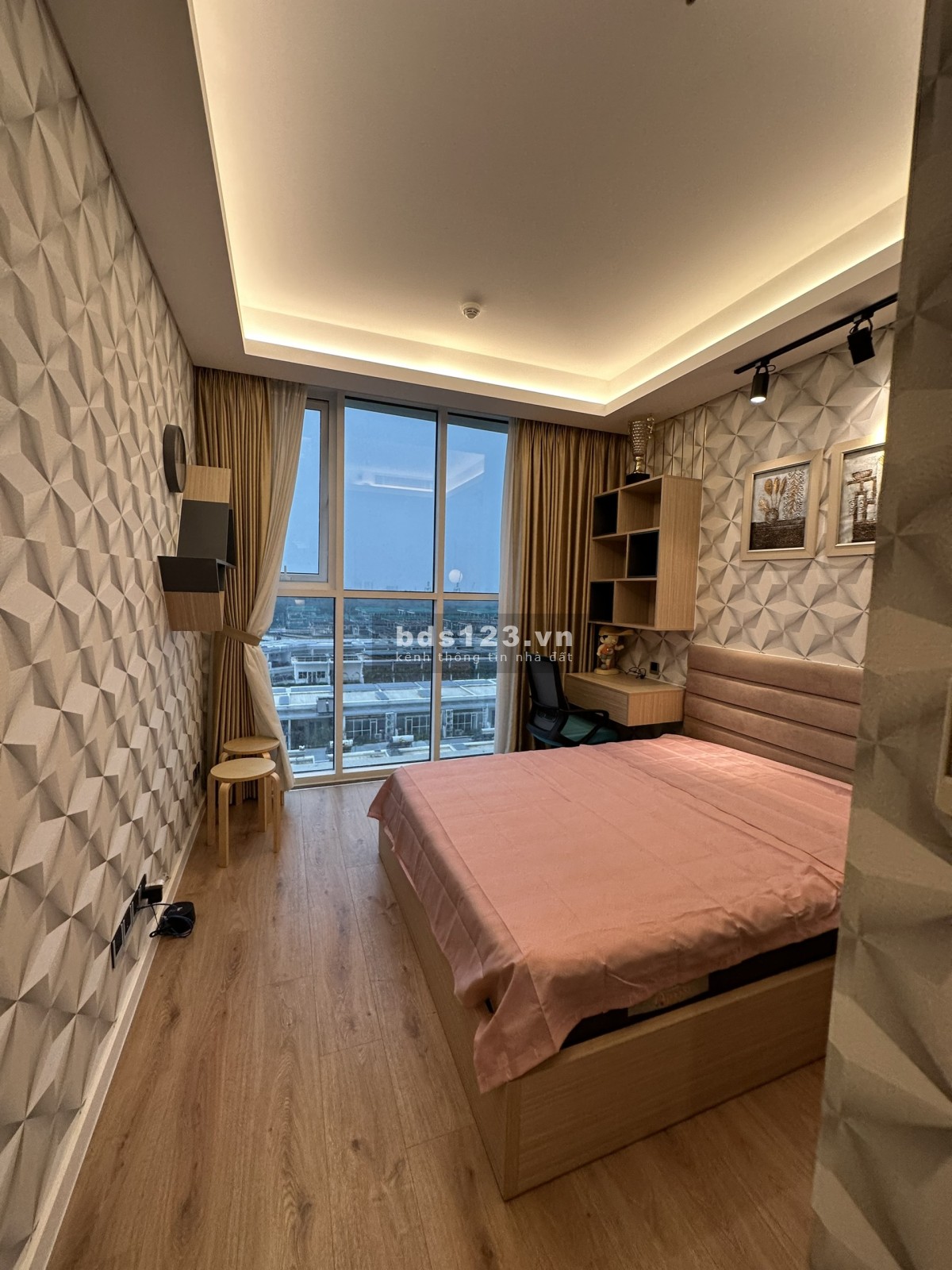 Cho thuê căn hộ Sarina 3PN view sông giá 2000$ net tháng