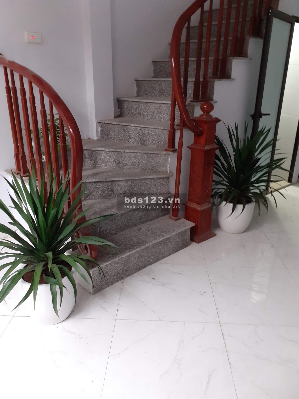 Chính chủ cho thuê: Nhà có diện tích 38m2 x 4.5 tầng
