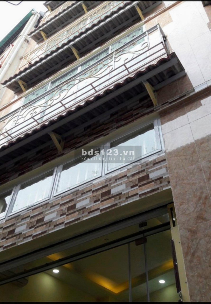 Cho thuê nhà nguyên căn hẻm 107 Bùi Viện Quận 1