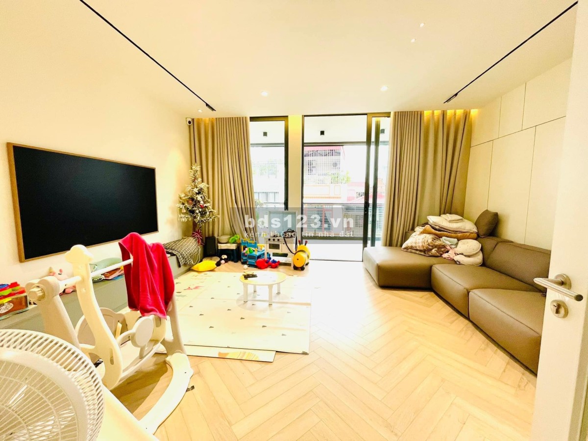 Bán nhà hồ Hoàng Cầu kinh doanh ngõ ô tô tránh vỉa hè 7 tầng thang máy vỉa hè DT90m2 MT5,5m 27 tỷ