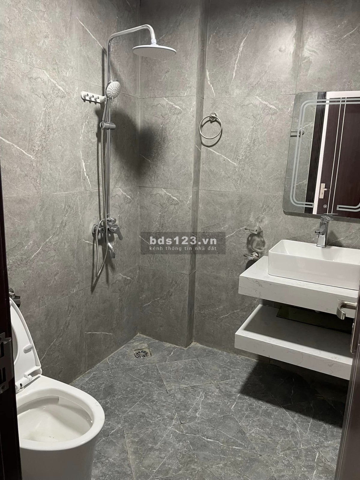 VỊ TRÍ GẦN TRƯỜNG ĐẠI HỌC THƯƠNG MẠI, ĐẠI HỌC SÂN KHẤU ĐIỆN ẢNH, ĐẠI HỌC QUỐC GIA