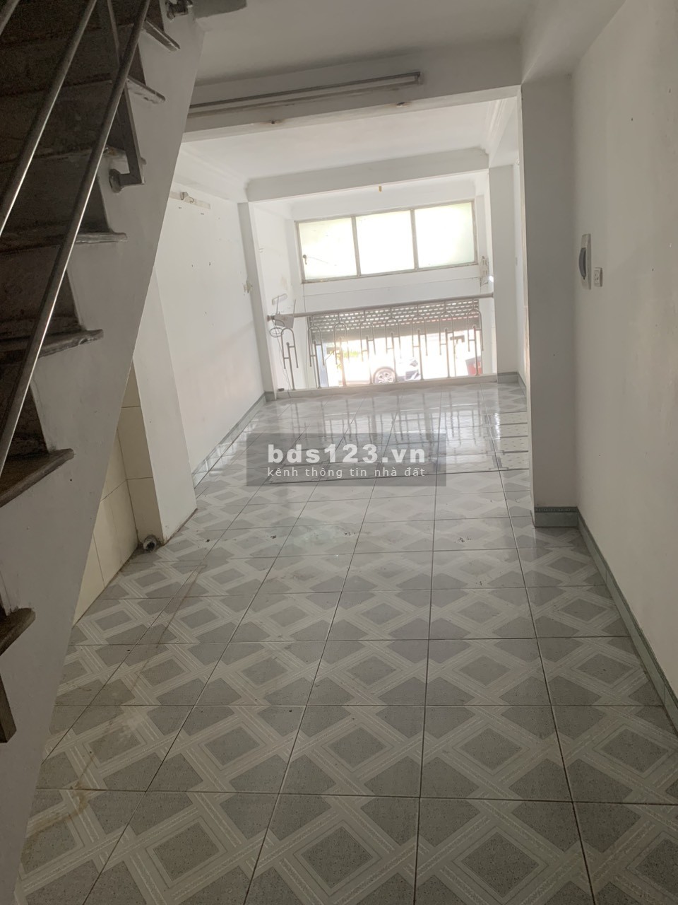 Cho thuê cả nhà 4,5 tầng – Mặt phố đường Giải Phóng, quận HM, HN