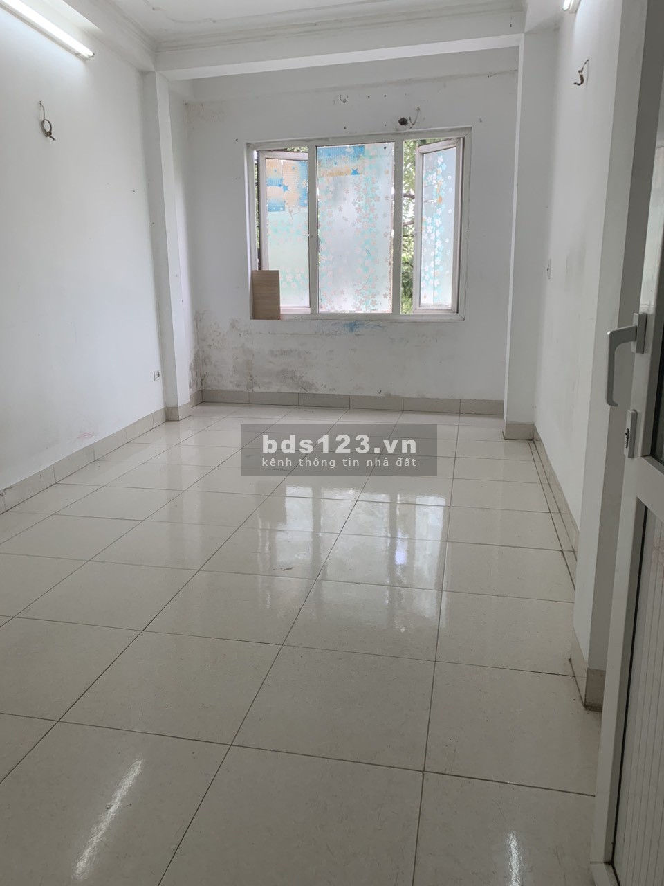 Cho thuê cả nhà 4,5 tầng – Mặt phố đường Giải Phóng, quận HM, HN