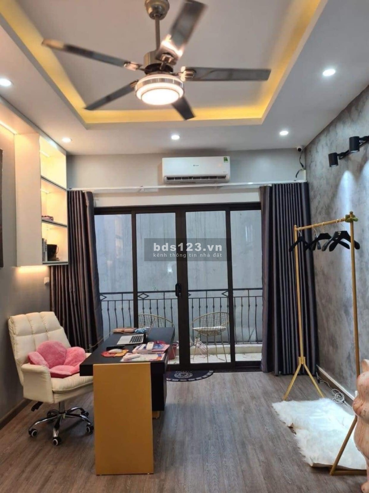 Chủ cần bán nhà Trần Thái Tông Cầu Giấy 38m2 gần ô tô ngõ thông nhà mới xịn xò giá nhỉnh 5 tỷ