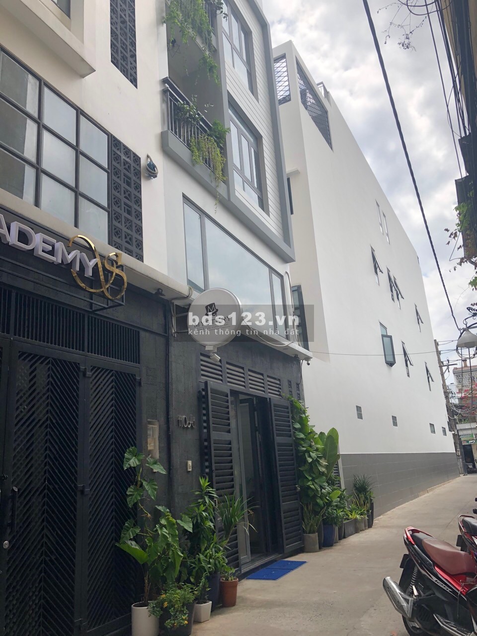 Cho thuê nhà nguyên căn số 110 A1 Nguyễn Đình Chính, quận Phú Nhuận