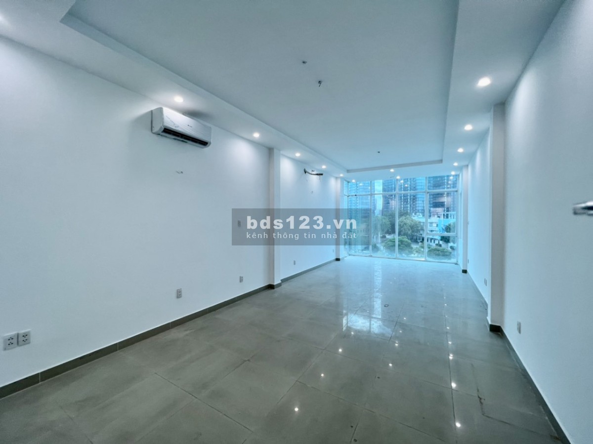 HOT HOT HOT! Mặt bằng kinh doanh 200m2 mặt tiền Nguyễn Hữu Cảnh