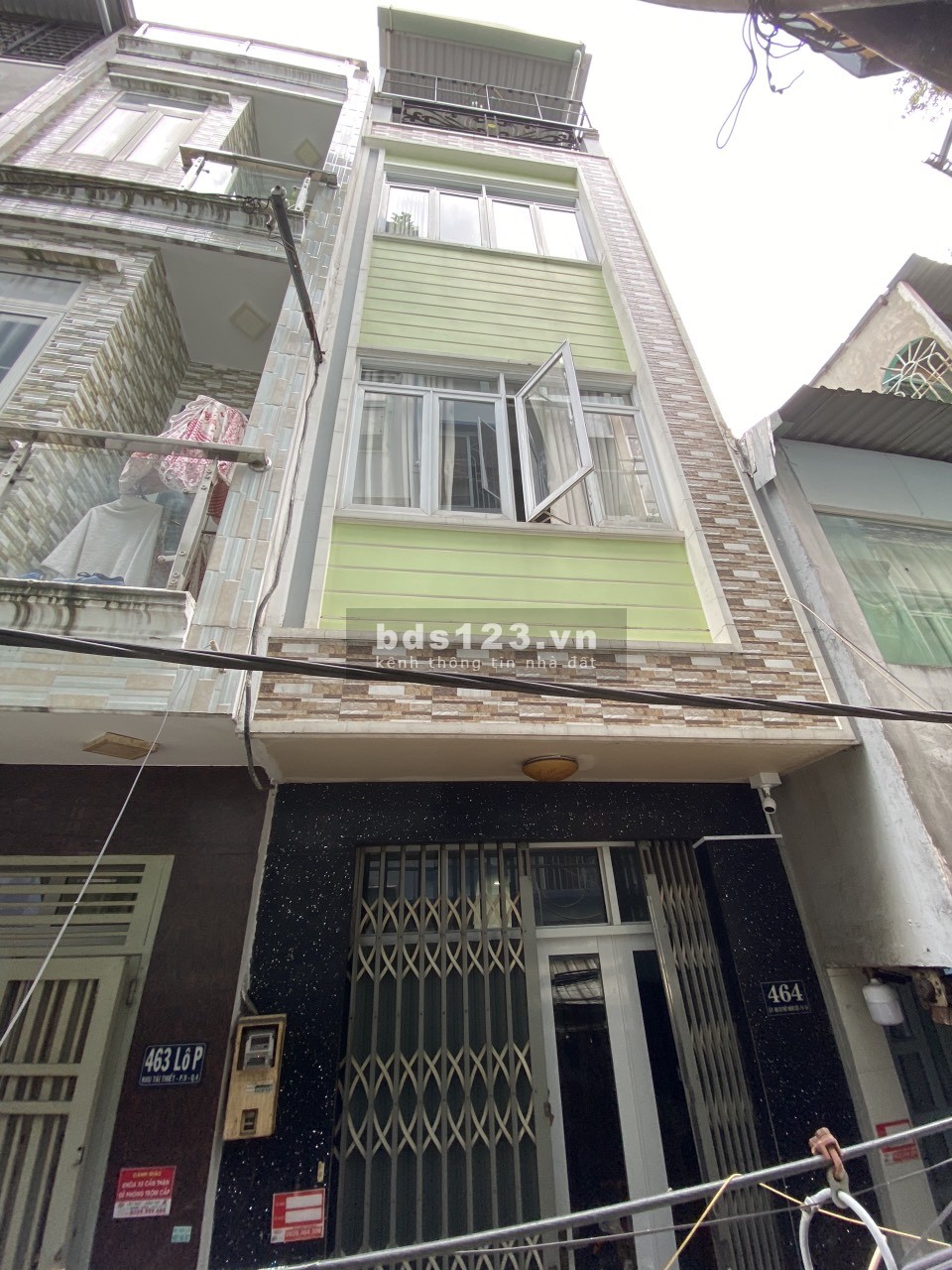 Bán nhà 2 lầu 1 sân thượng P9 Q4 cực đẹp mua vào ở ngay giá mềm