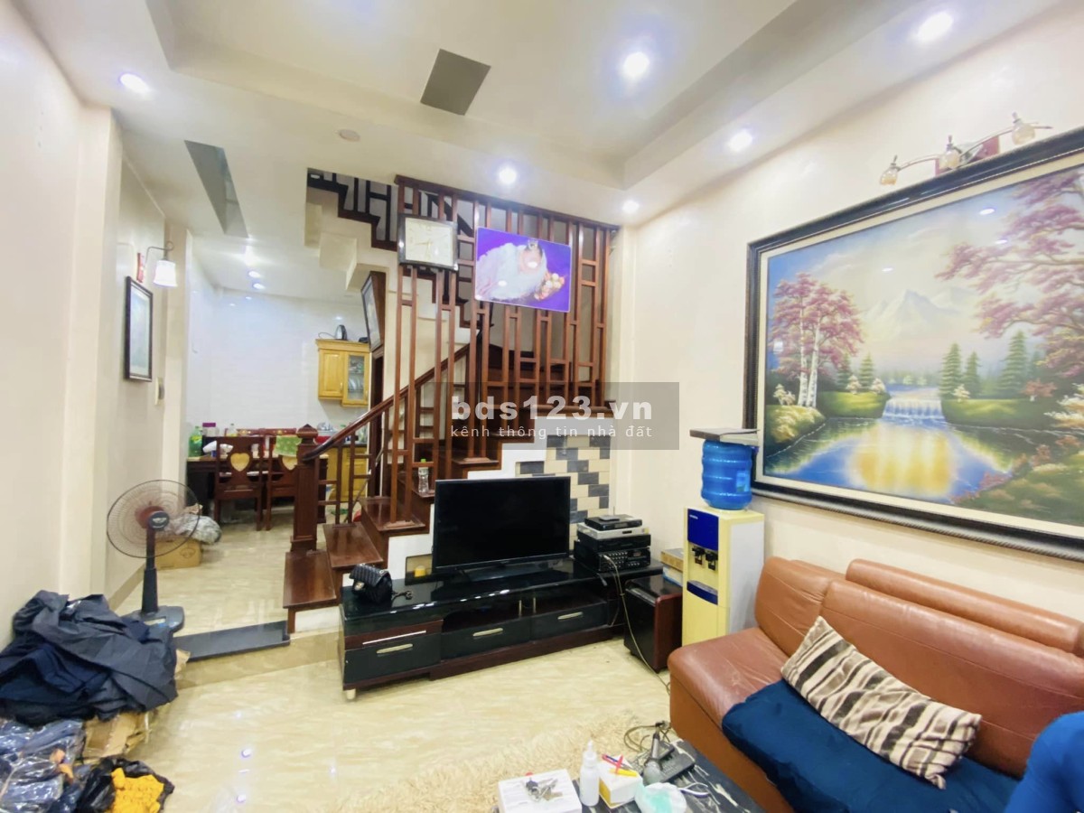Bán nhà Thanh Lân, lô góc thoáng sáng, ngõ thông ôtô tránh, 40m, giá khoảng 4 tỷ