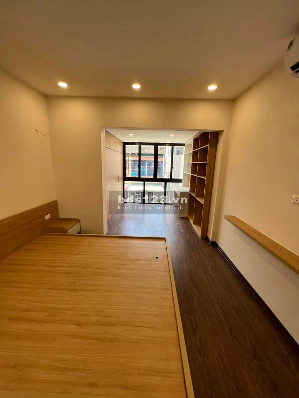 Siêu Hiếm! Chỉ 2.85 tỷ sở hữu Penhouse Lâm Nghiệp 120m2- Căn góc 4 PN - Full nội thất - Slot ô tô