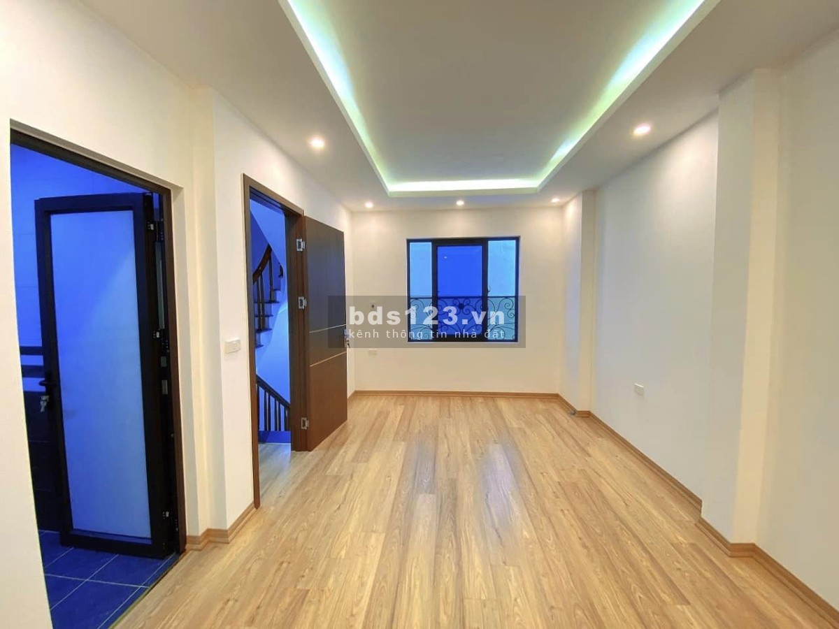 Chính chủ bán nhà Trần Cung Cổ Nhuế 36m2 ô tô đỗ cổng nhà mới đập hộp kính koog giá nhỉnh 4 tỷ