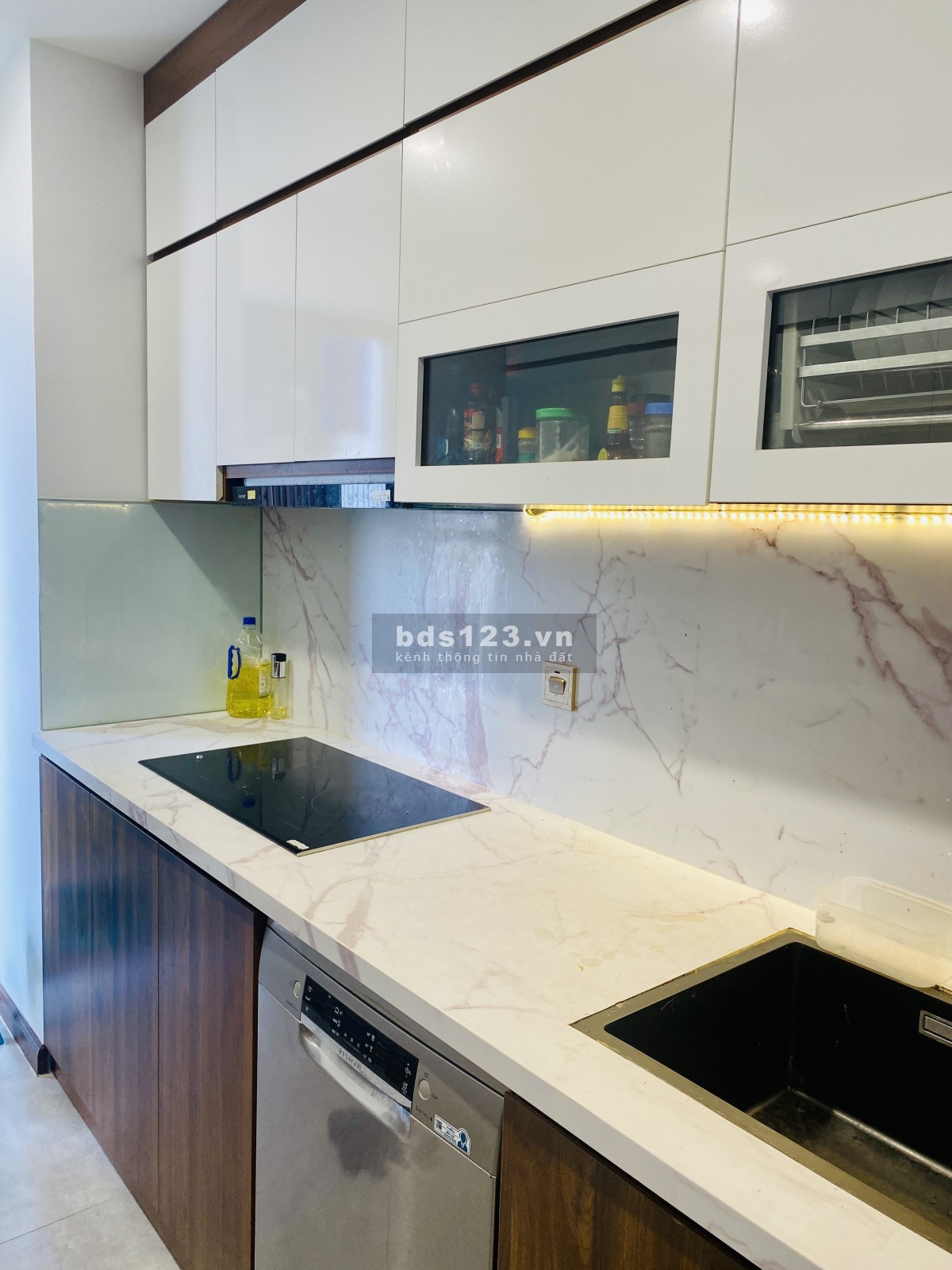 Chính chủ cần bán căn hộ 110m² tại chung cư The Legacy