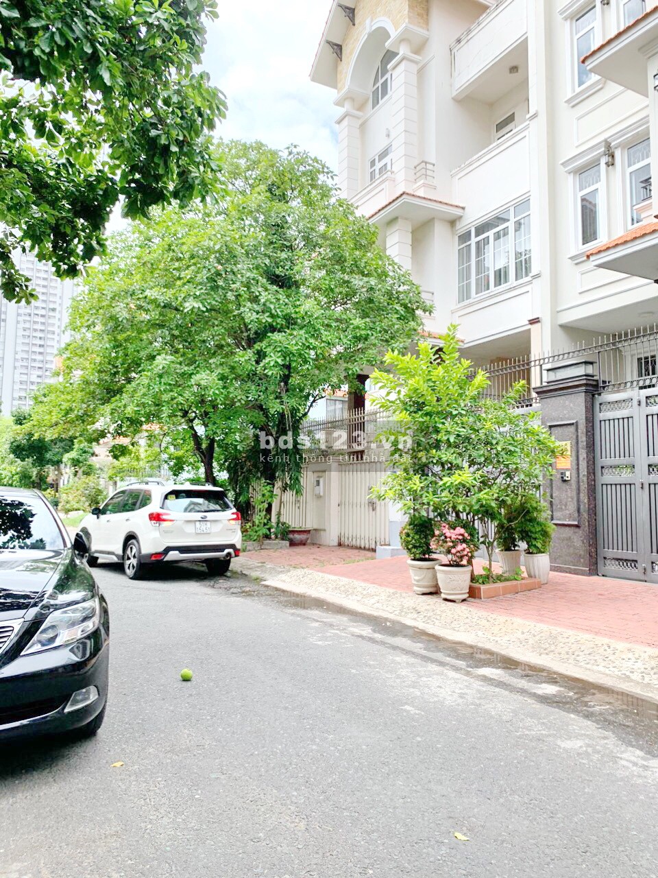 Giảm giá 5 tỷ bán gấp biệt thự cao cấp 2 lầu ST + hầm DT 10x20m mặt tiền số 29 Đường 12 Himlam Q7