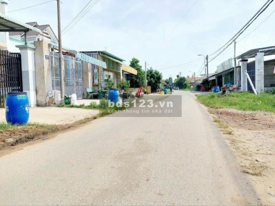 Bán đất ngợp, thổ, Lê Thị Sắt, Tân Phú Trung, Củ Chi, 123m2, 575tr, Sổ Sẵn